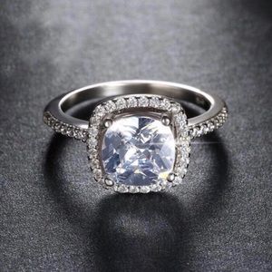 2.00CT CUSHION-CUT QUEEN WHITE SWAROVSKI RING NWT
